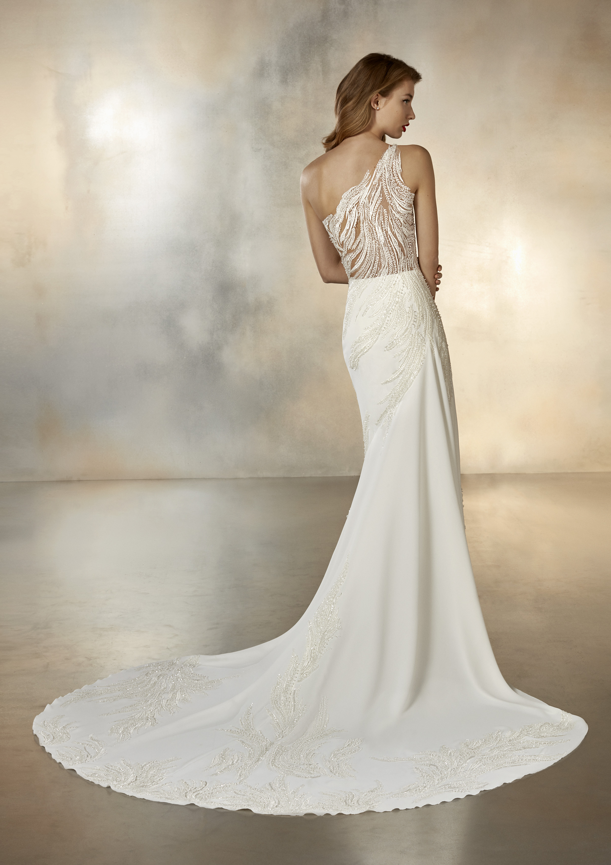 Dancing 2024 lights pronovias